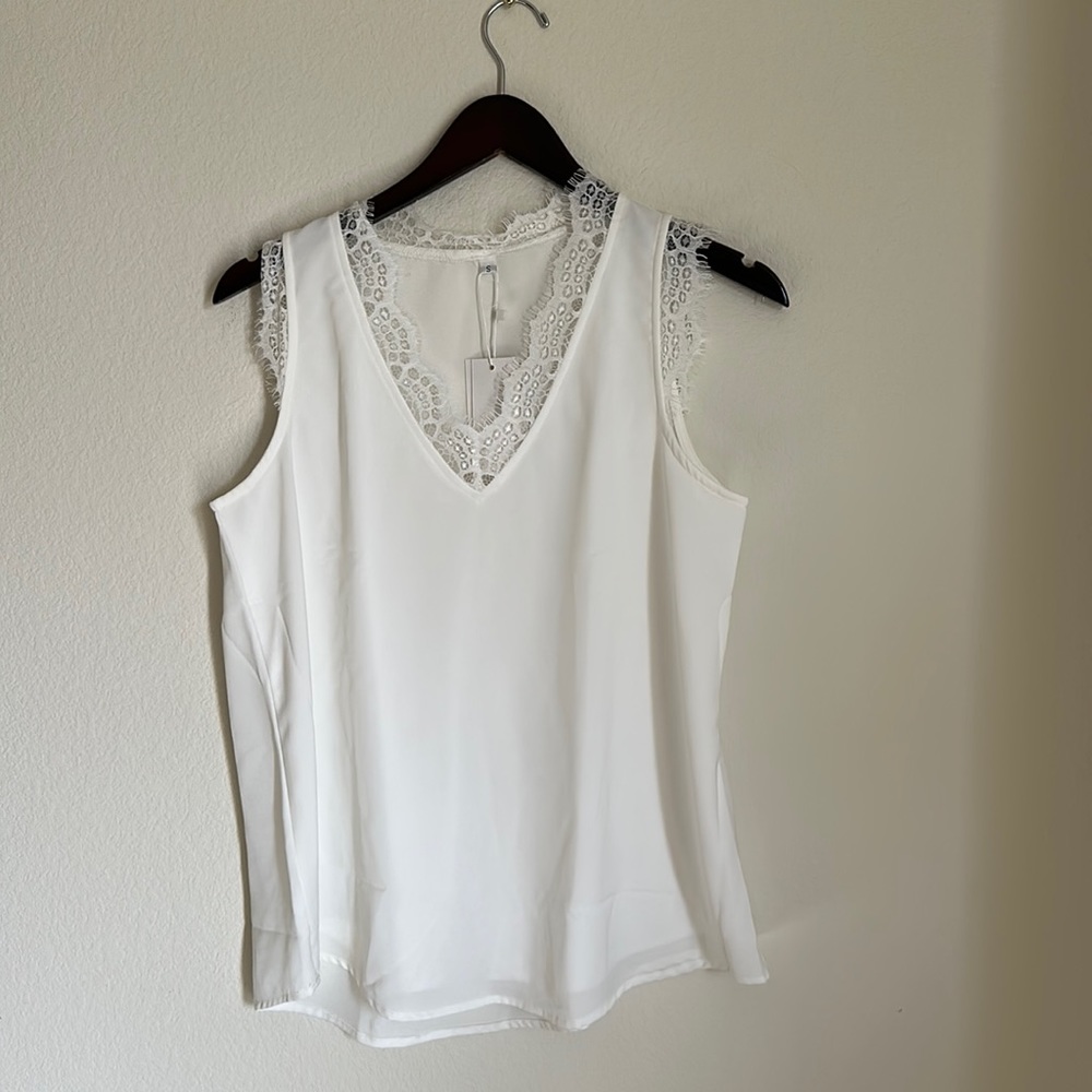 White lace neckline sleeveless top